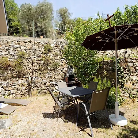 Casetta Rosa Con Giardino Diano San Pietro